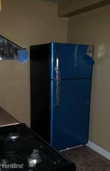 Main picture of 390 Parkside Ave