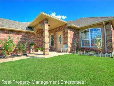 Main picture of 11124 SW 42nd St