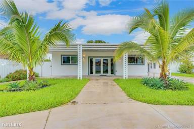Main picture of 2247 NW 2nd St
