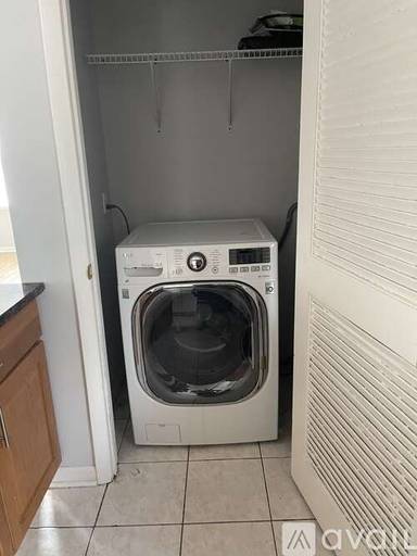 Main picture of 10 Elm Ct