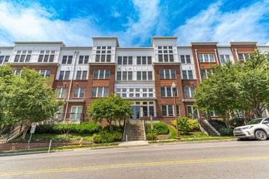 Main picture of 1418 N Rhodes St