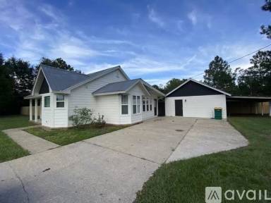Main picture of 6103 Highway 85 N