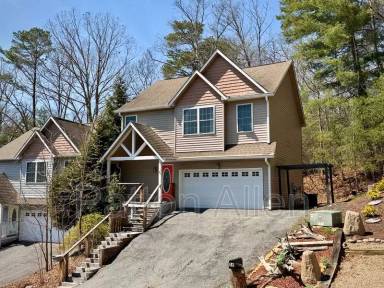 Main picture of 52 Winterwind Dr