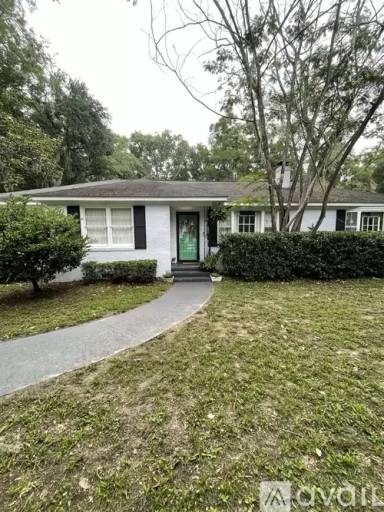 Main picture of 24 Pine Dr