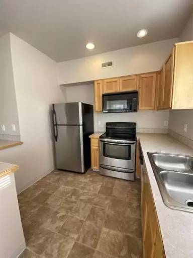 Main picture of 2112 E White Oak Ct