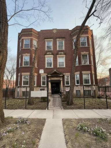 Main picture of 5909 S Calumet Ave