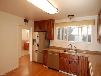 Main picture of 2630 Quintara St