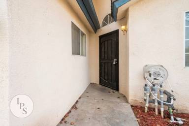 Main picture of 6705 N Constance Ave