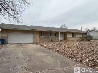 Main picture of 208 S York Ave