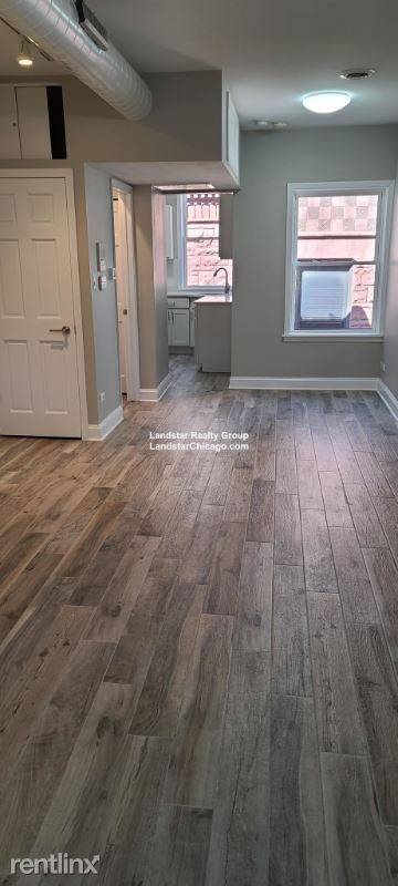 Main picture of 701 W Belmont Ave