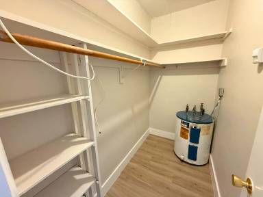 Main picture of 627-631 Northeast 10th Avenue - 9