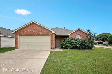 Main picture of 14100 Cochise Dr