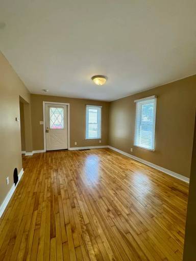 Main picture of 529 2nd Ave NW