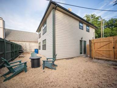 Main picture of 5740 Llano Ave