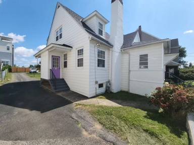 Main picture of 338 W 6th Ave