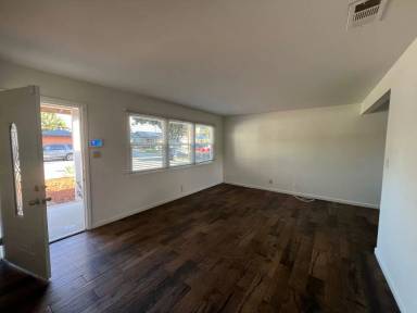 Main picture of 4206 Carlotta St