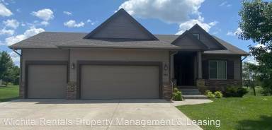 Main picture of 913 W Threewood Ct