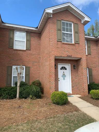 Main picture of Donahue Crossing Condominiums