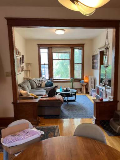 Main picture of 1403 N Wicker Park Ave