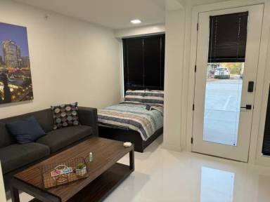Main picture of 2950 Summit St
