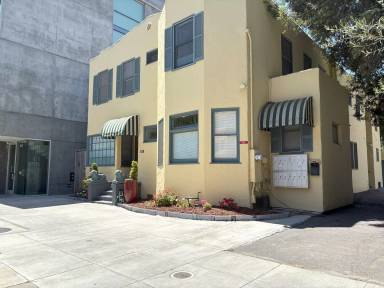Main picture of 628 Waverley St