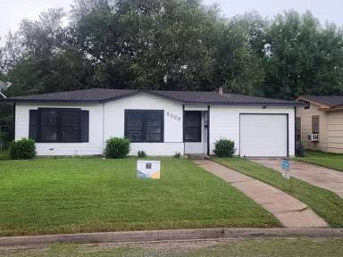 Main picture of 1005 E Polk Ave