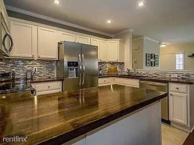 Main picture of 5635 Hampshire Ln