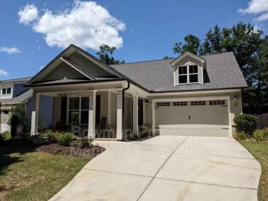 Main picture of 405 Edgewater Dr