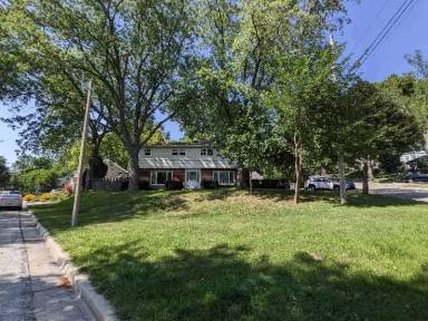 Main picture of 251 N 116th St