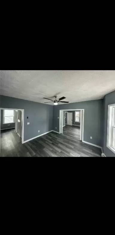 Main picture of 208 Carnation St