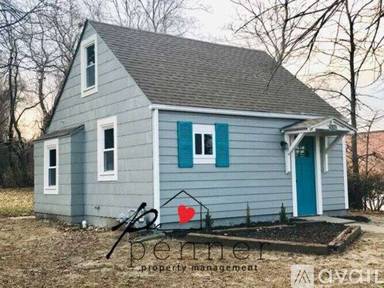 Main picture of 2406 S Lees Summit Rd