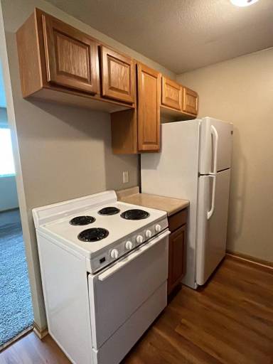 Main picture of 931 Oak St Apartments