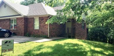 Main picture of 111 E Rock St
