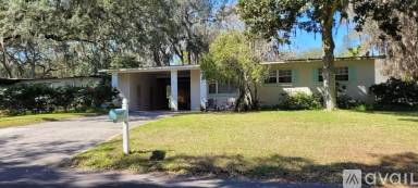 Main picture of 811 Amelia Dr