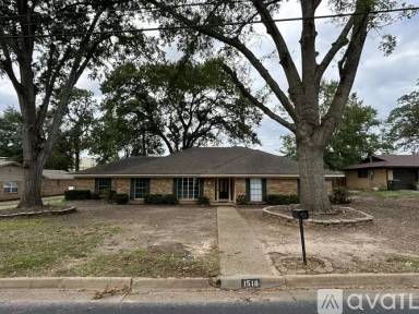 Main picture of 1518 Yosemite Dr