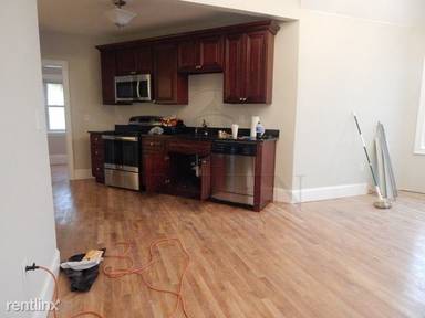 Main picture of 483 Medford St