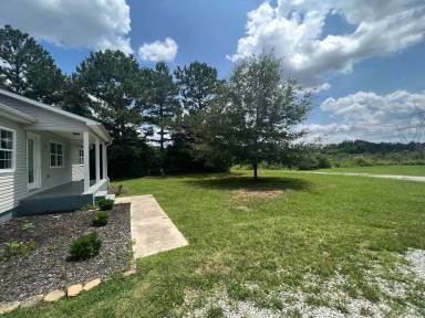 Main picture of 2720 Old Railroad Bed Rd