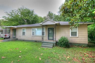 Main picture of 3311 Drake Ave SW