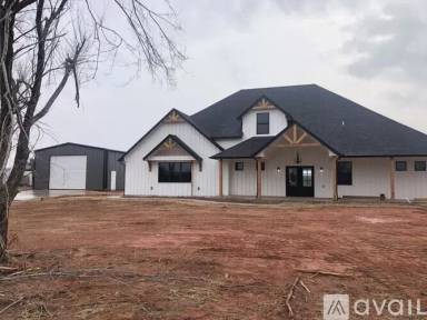 Main picture of 2725 Stinnett Ln