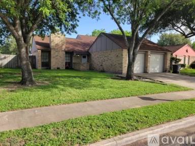 Main picture of 204 Briarmeadow Ln