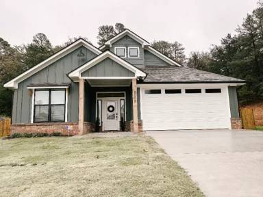 Main picture of 8508 Lakeway Dr