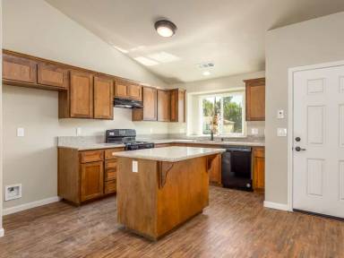 Main picture of 1010 W Goshen Ave