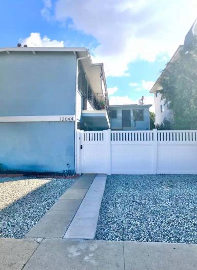 Main picture of 12044 Culver Blvd