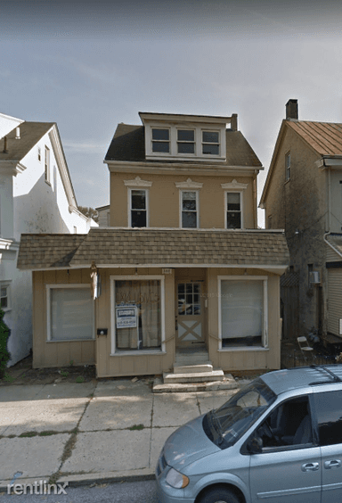 Main picture of 866 E High St