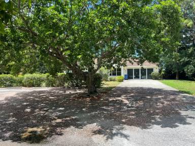Main picture of 630 Bush Rd