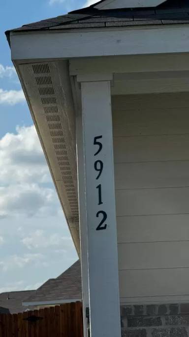 Main picture of 5912 Crystal Water Way
