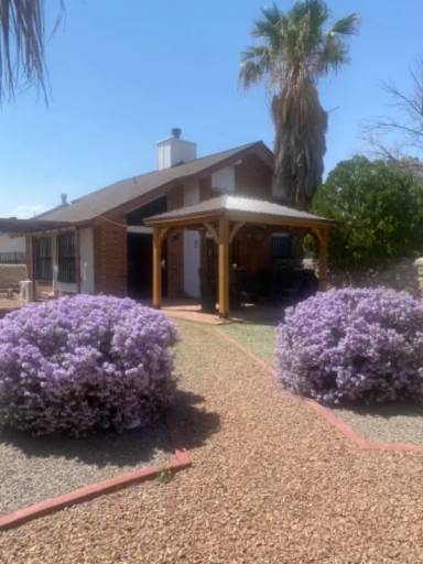Main picture of 895 Melville Ln