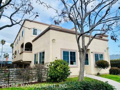 Main picture of 4948 Voltaire St