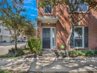 Main picture of 2222 Ann St