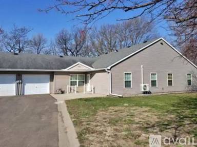 Main picture of 705 Shoreline Dr